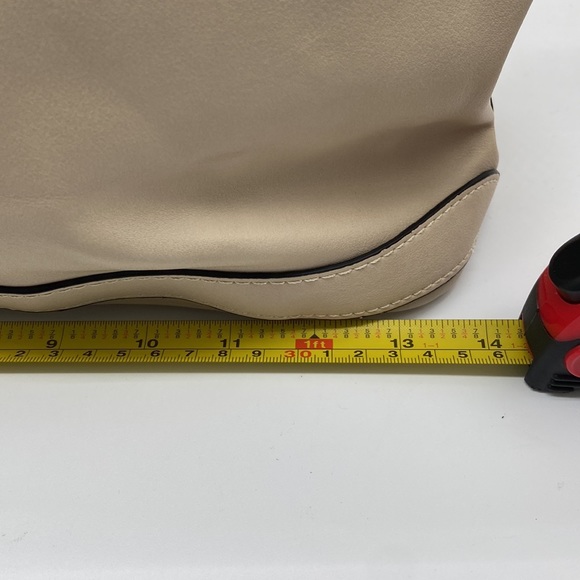 Cream Faux Leather Tote Bag / Purse - Picture 3 of 9